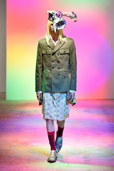Look 3